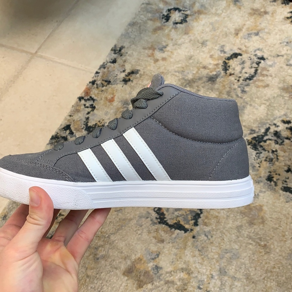Adidas women’s sneakers size 6
